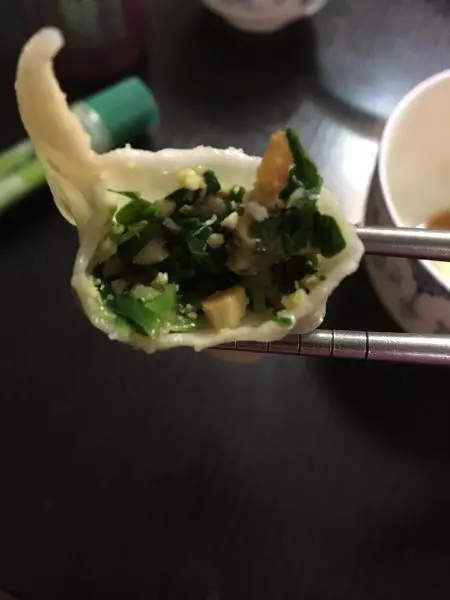 油渣儿荠菜饺子