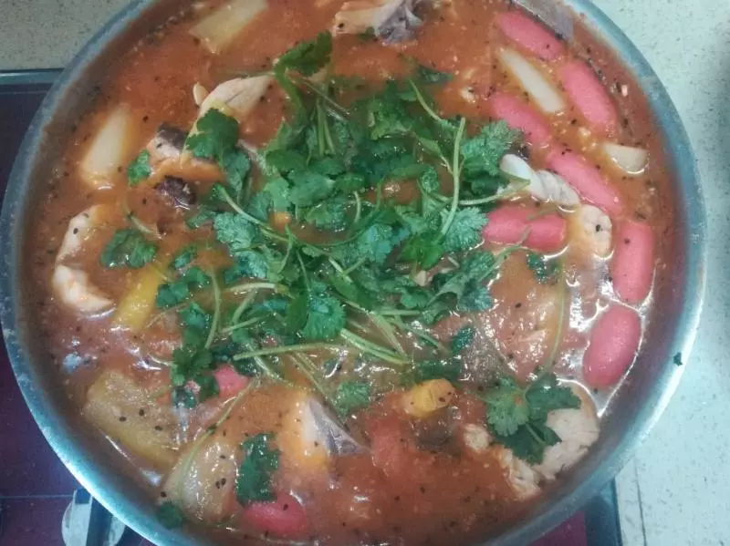 濃汁番茄魚火鍋