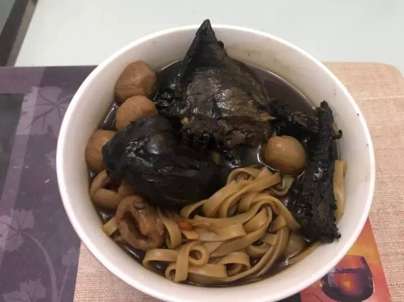 烏雞湯麵