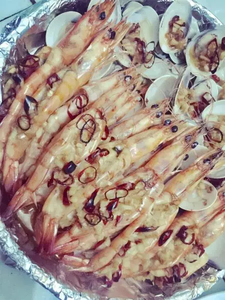 蒜蓉金針菇烤花蛤蝦