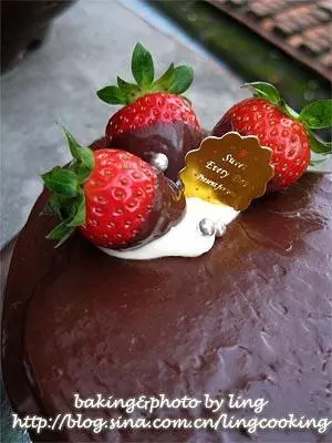 抹不平的蛋糕——草莓淋面蛋糕