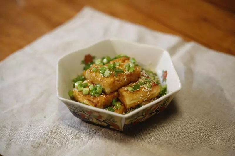【立春】葱油豆腐 | 食帖的节气食桌