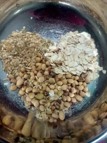 糙米燕麦豆浆糊