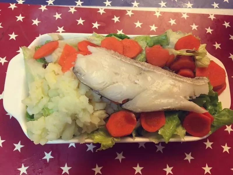 超低卡饱腹营养均衡的鳕鱼土豆沙拉减肥增肌餐