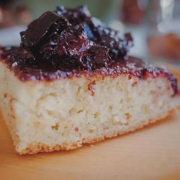 黑莓“头朝下”蛋糕blackberry upside down cake