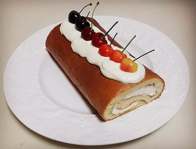 渐变色樱桃奶油蛋糕卷 Roll cake