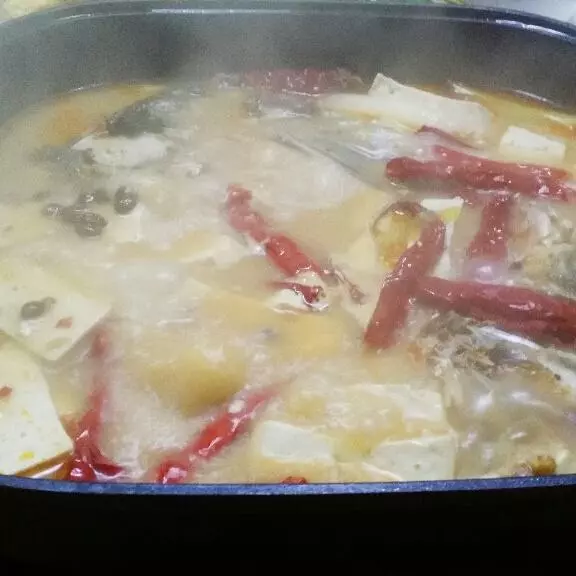 鱼头豆腐汤火锅