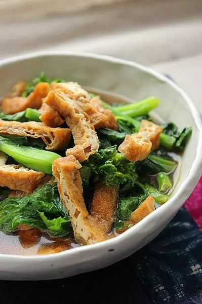 油豆腐煮油菜