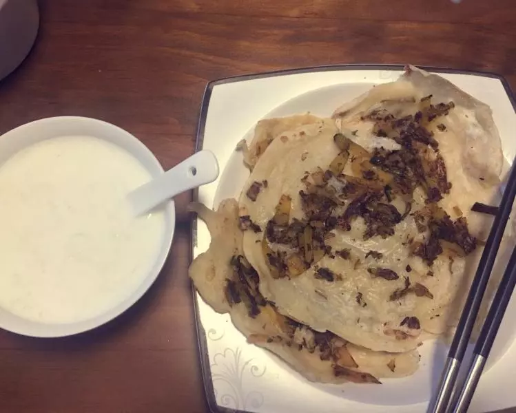 南瓜丝咸菜饼（麦糊烧）+牛奶燕窝