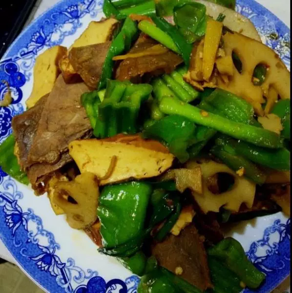 烩炒卤三样（牛肉+藕片+香干）
