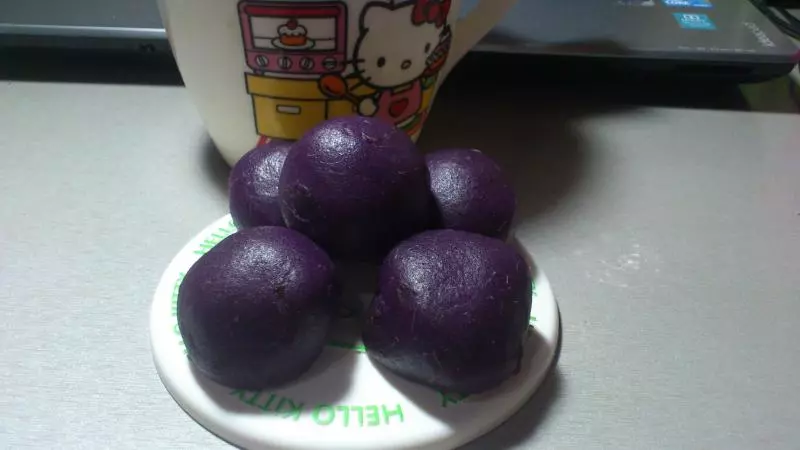 紫薯豆沙团子
