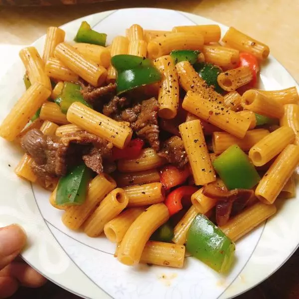 减脂增肌系列--黑椒牛肉通心粉 macaroni with black pepper beef