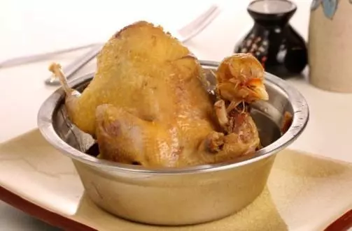 林志鹏自动烹饪锅烹制蒸乳鸽-捷赛私房菜