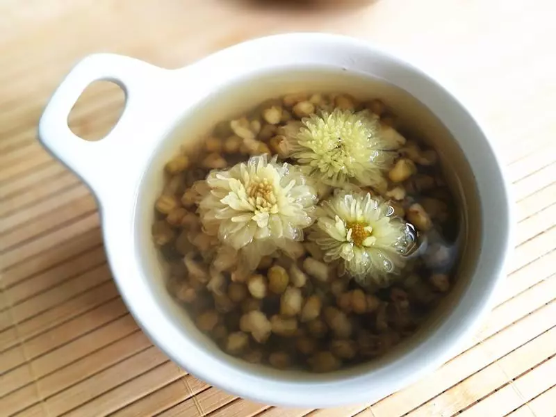 秋季润燥菊花绿豆汤