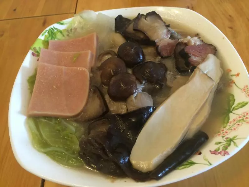 老丁的私房菜－高汤腊肉炖蘑菇