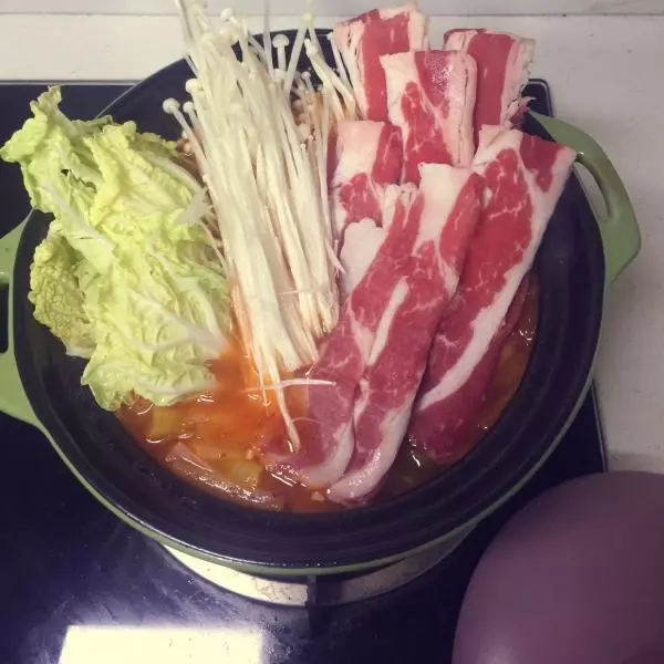 韩式泡菜肥牛火锅