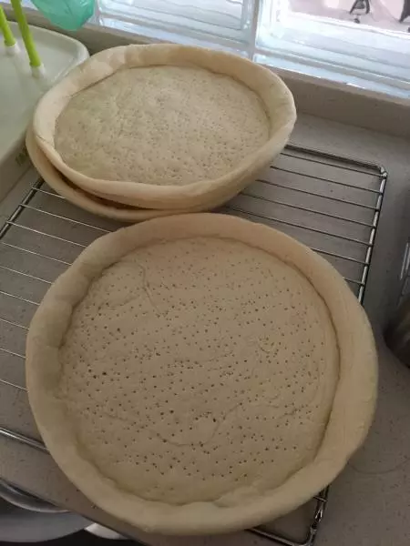 面包机和面做披萨皮