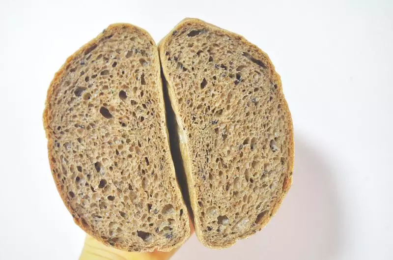 懒人面包-黑麦芝麻免揉包