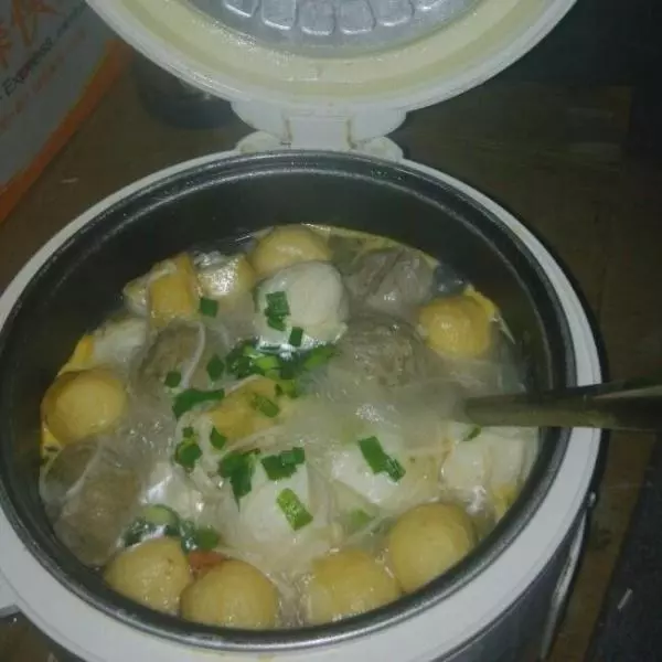 金针菇丸子汤