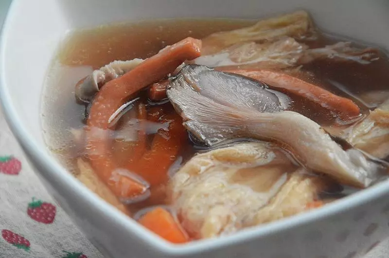 鱿鱼平菇汤
