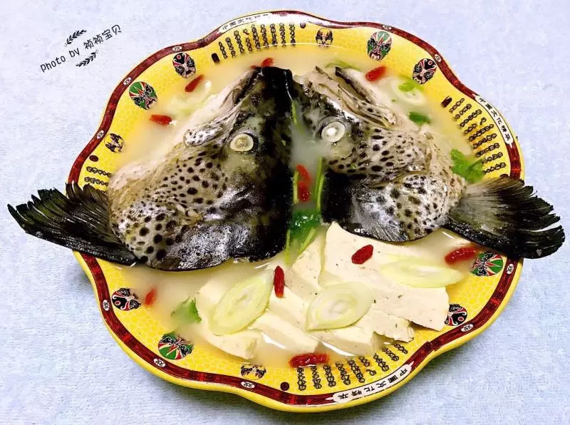 三文魚頭燉豆腐