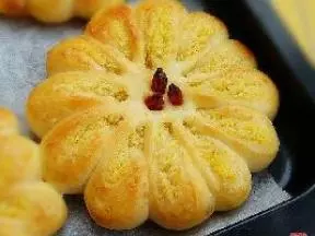 椰蓉花形麵包