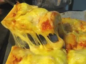 菠蘿披薩