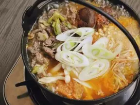 韓式菌菇肥牛暖鍋