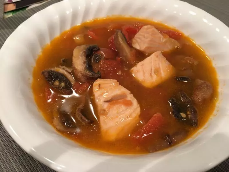 淡香芝士三文鱼番茄蘑菇汤