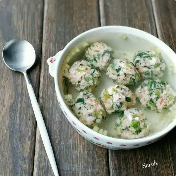 鲜虾菠菜丸子汤