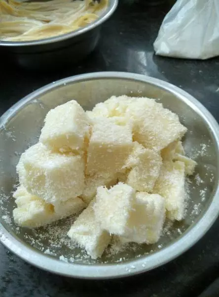 椰蓉鮮奶凍（牛奶小方）