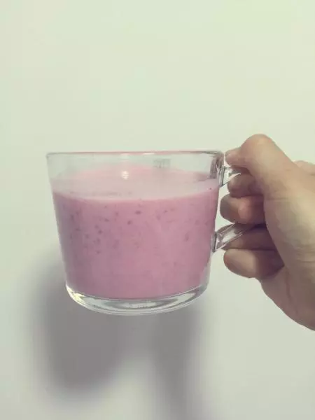 树莓牛奶