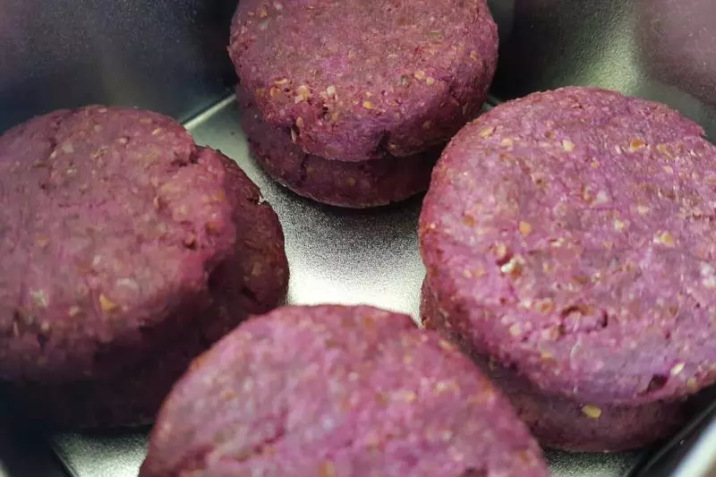 紫薯亚麻籽小糕点