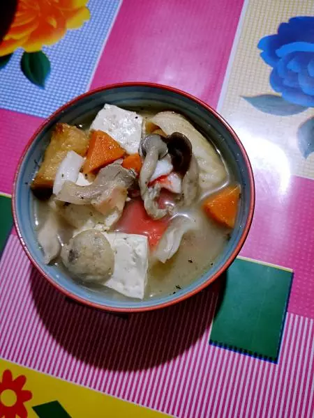 鲜蘑豆腐丸子汤