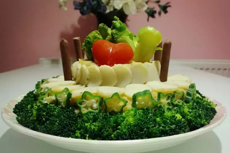 Veg-birthday cake