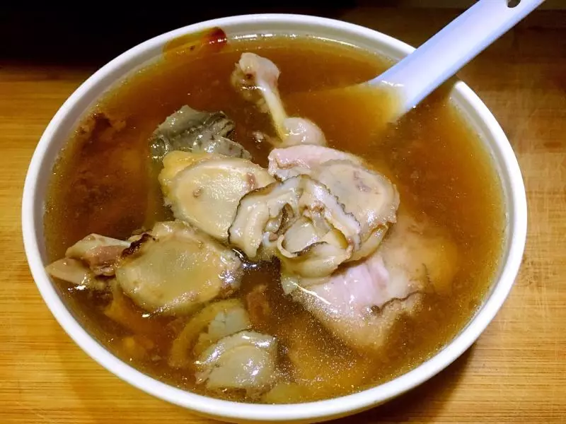 傳統式的溢鴨湯