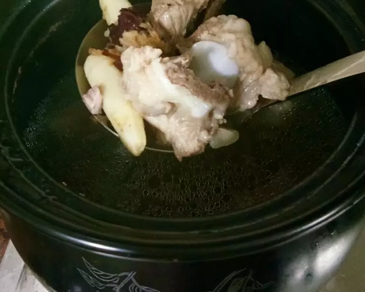 竹薯(竹芋)骨头汤