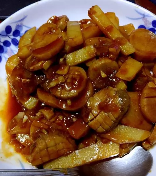 杏鲍菇炒炖土豆条