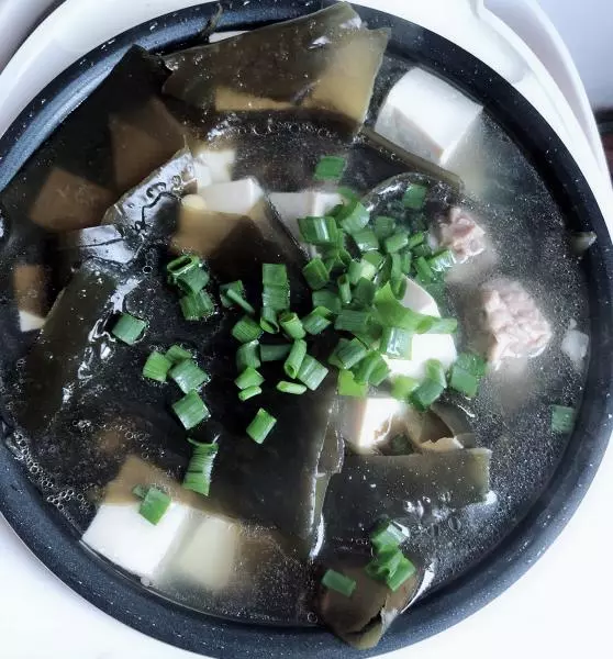 电饭煲-海带排骨豆腐黄豆汤