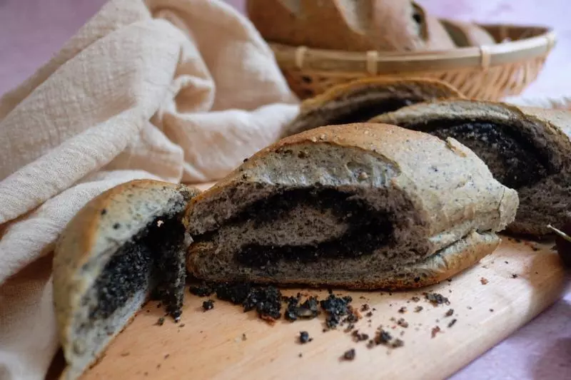 黑穀物胚芽健康麵包