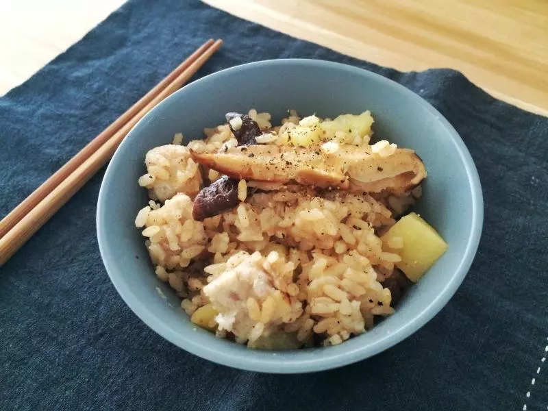 沙茶雙芋燜飯--冬日裡的暖心吃法