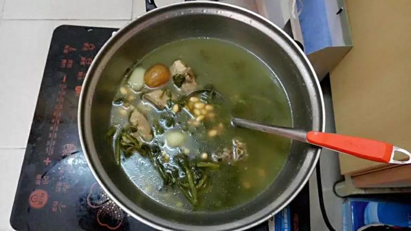 西洋菜黃豆大骨湯