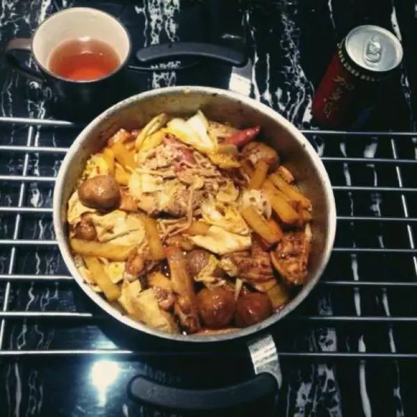 只刷一次鍋卻已吃到好多肉肉菜：皇城老媽版麻辣香鍋