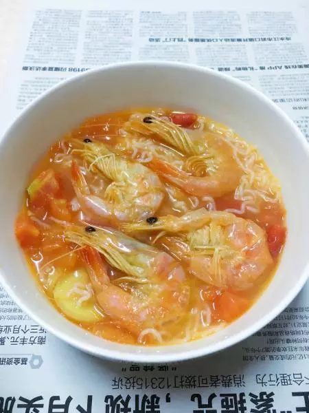 西红柿虾干汤米粉
