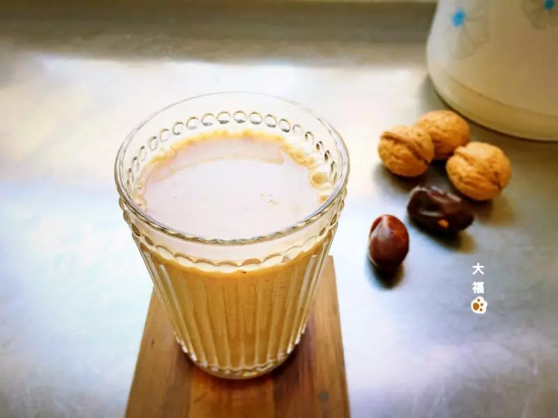 核桃椰枣糙米浆，豆浆机版营养杂粮早餐
