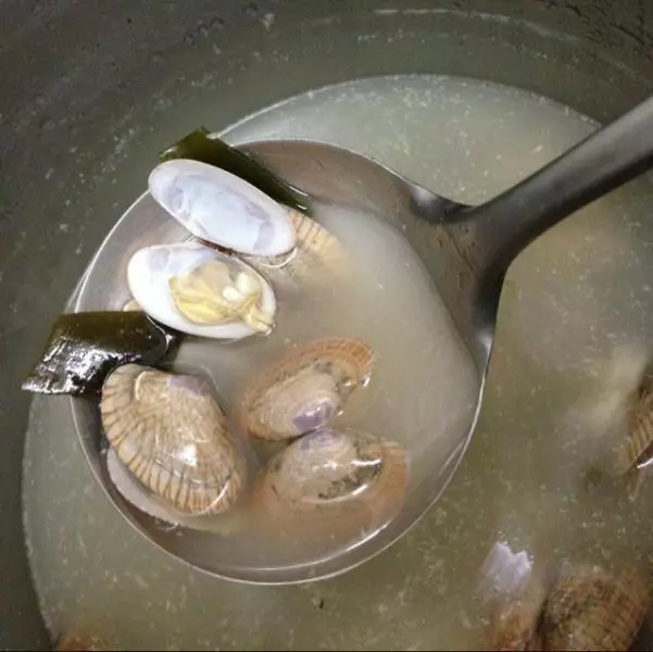 萨利亚风味之酷炫超级花甲海带清汤