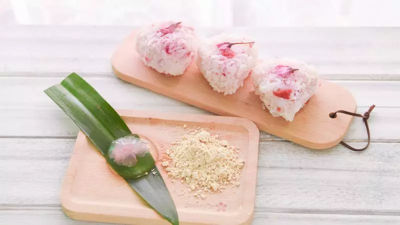 水信玄餅+櫻花梅子飯糰