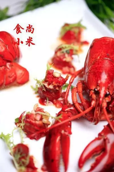 鲜草莓浓汁焗加拿大龙虾