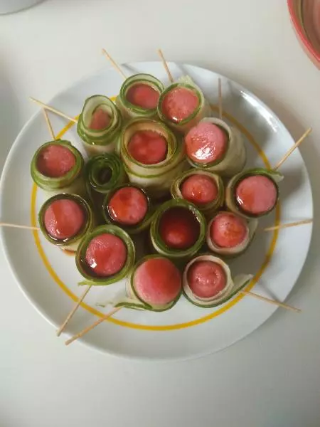 烤腸黃瓜卷