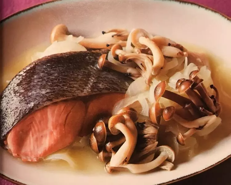 清燉鴻喜菇與鮭魚